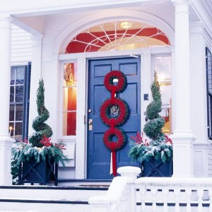 christmas-front-door-decoration-three-wreath